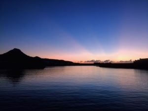 宝島の港の夕暮れ